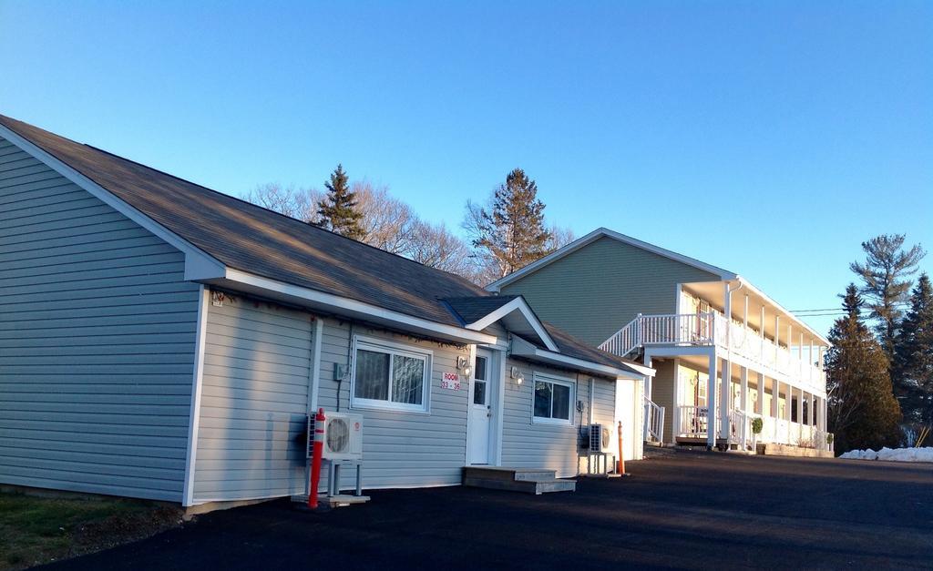 Airport Inn Fredericton Exterior foto